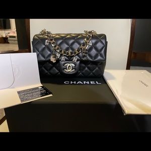❤️SOLD❤️Chanel limited edition large mini flag bag
